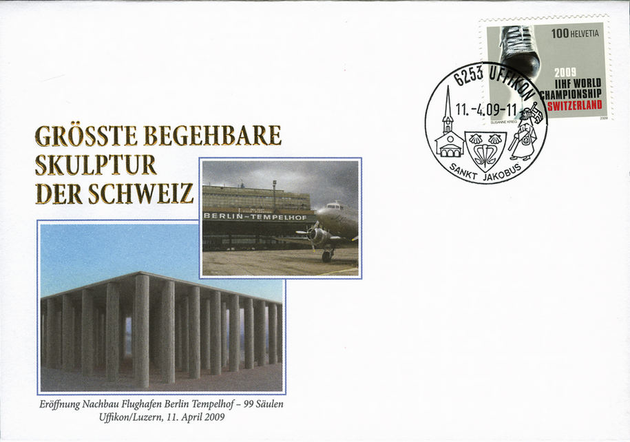 2009, Nachbau Flughafen Tempelhof von Berlin (99 Säulen)