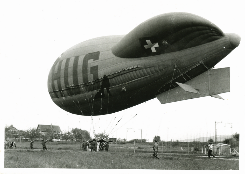 1914, Fotokarte "Fesselballon mit Mannschaft"