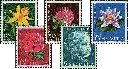 1964, Mädchenbildnis, Wiesen- und Gartenblumen