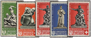 1940, Geschichtliche Motive und Geänderter Sockel